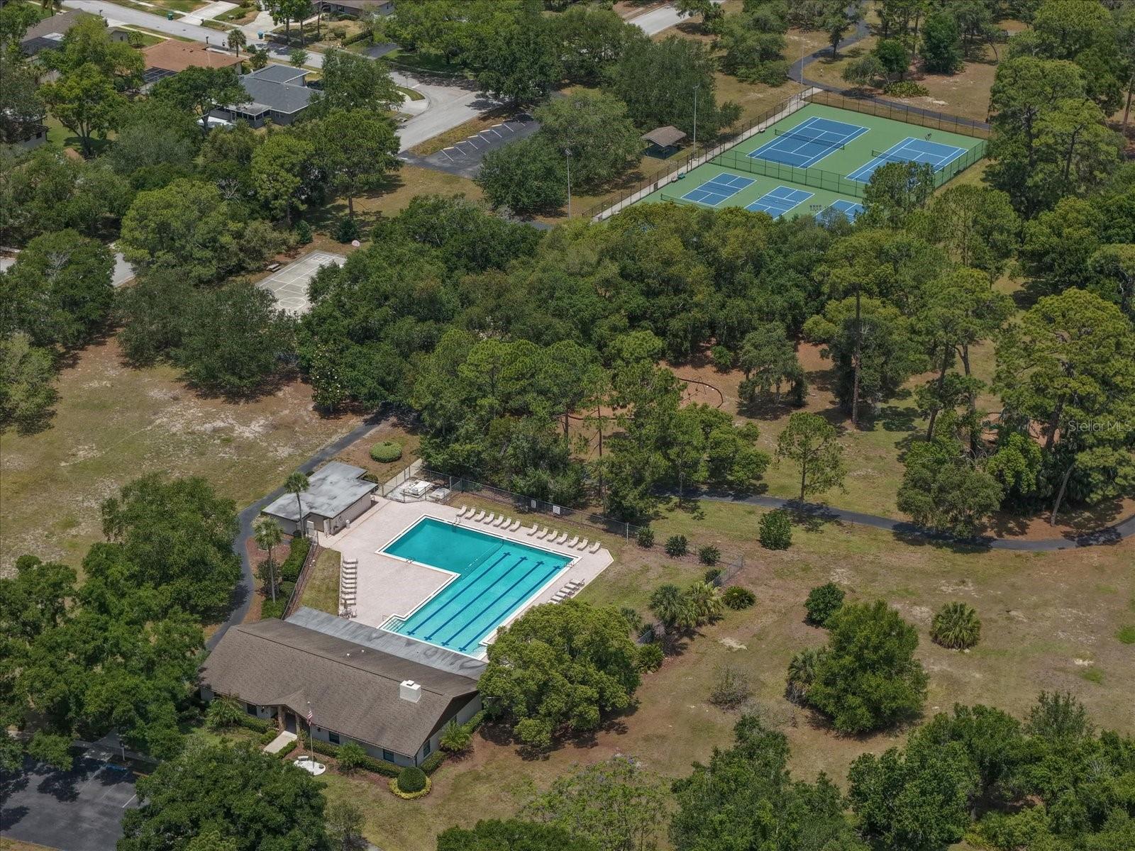 TOWNHOMES OF WESTLAKE - Residential