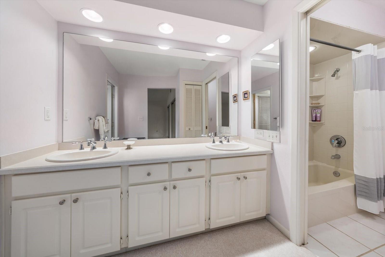 TOWNHOMES OF WESTLAKE - Residential