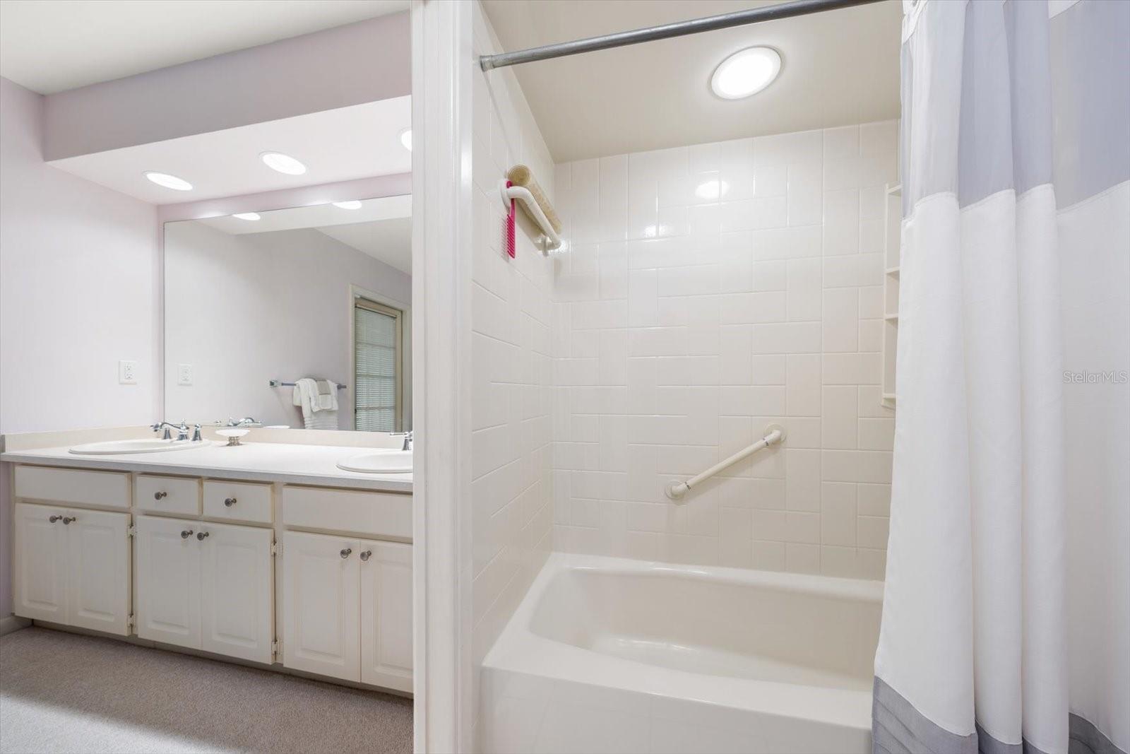 TOWNHOMES OF WESTLAKE - Residential