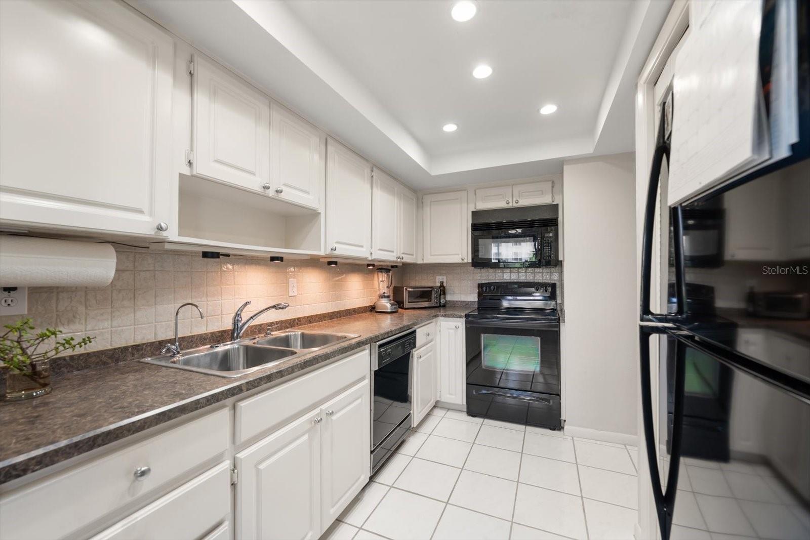 TOWNHOMES OF WESTLAKE - Residential