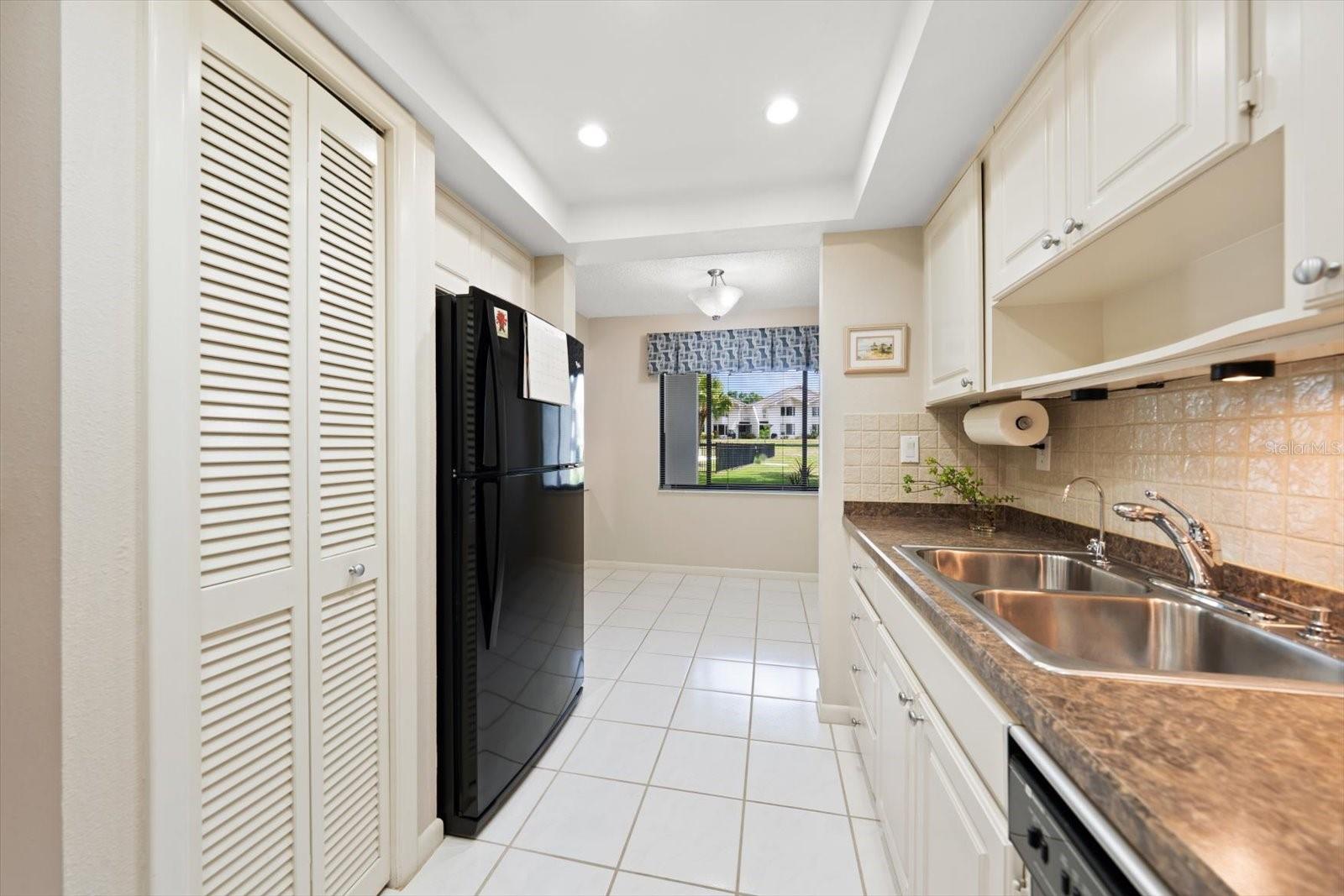 TOWNHOMES OF WESTLAKE - Residential