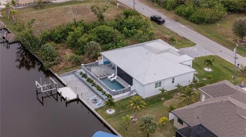 A home in PORT CHARLOTTE