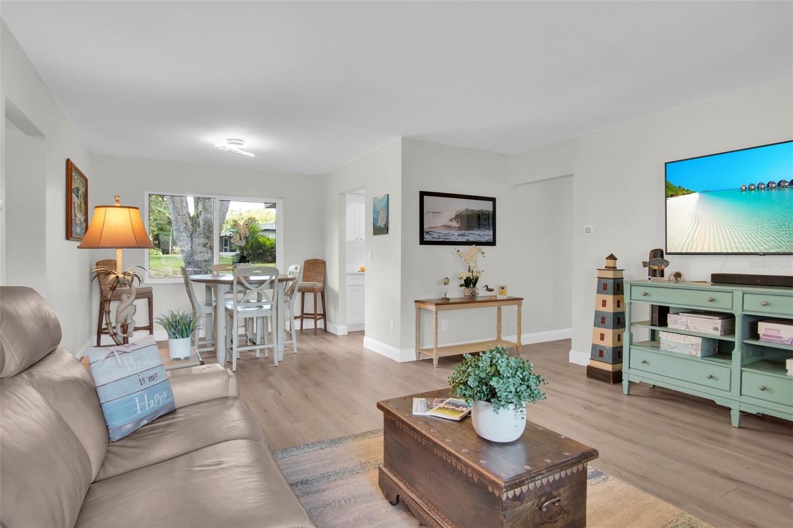 2472 MALCOLM DRIVE
