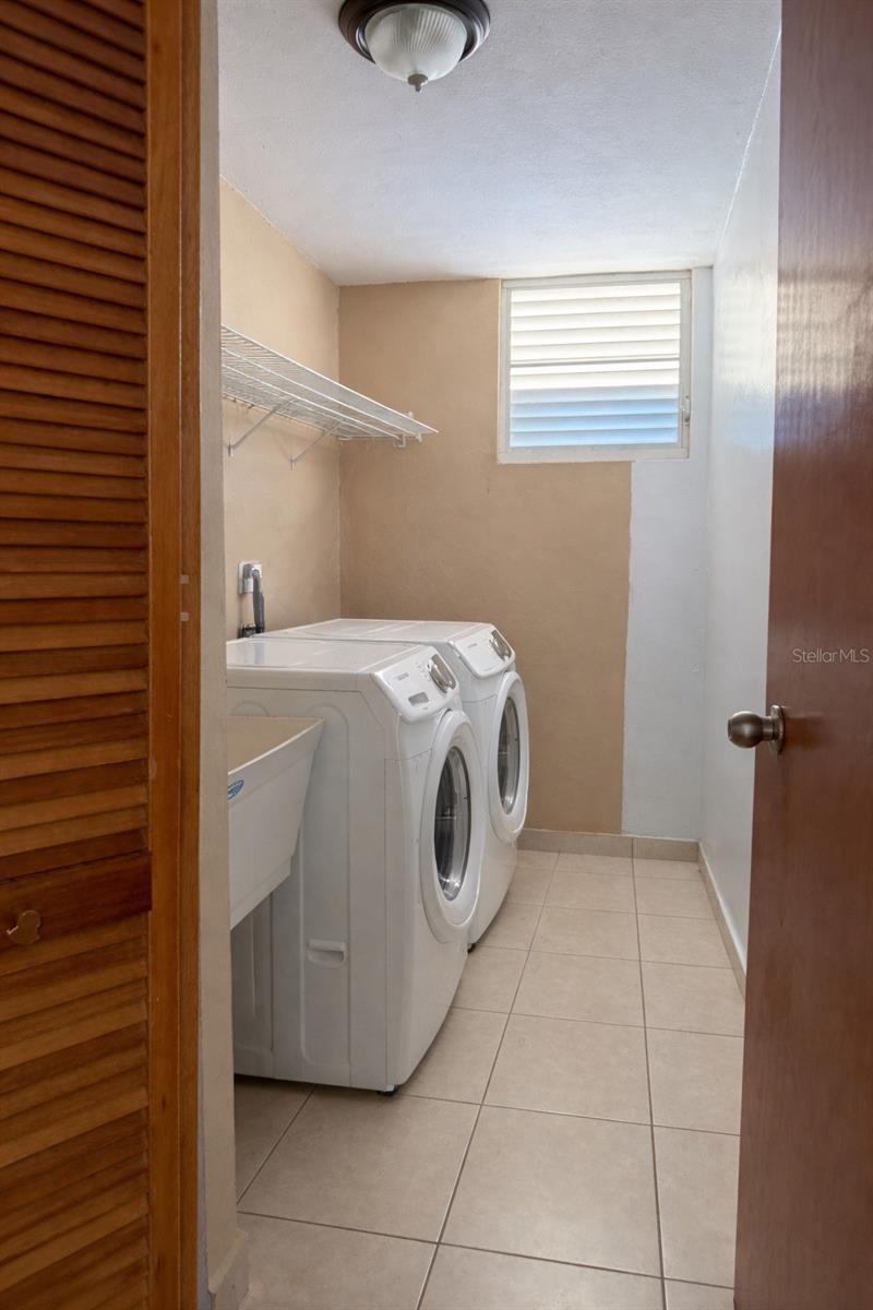 2623 CALLE PALMA DE SIERRA