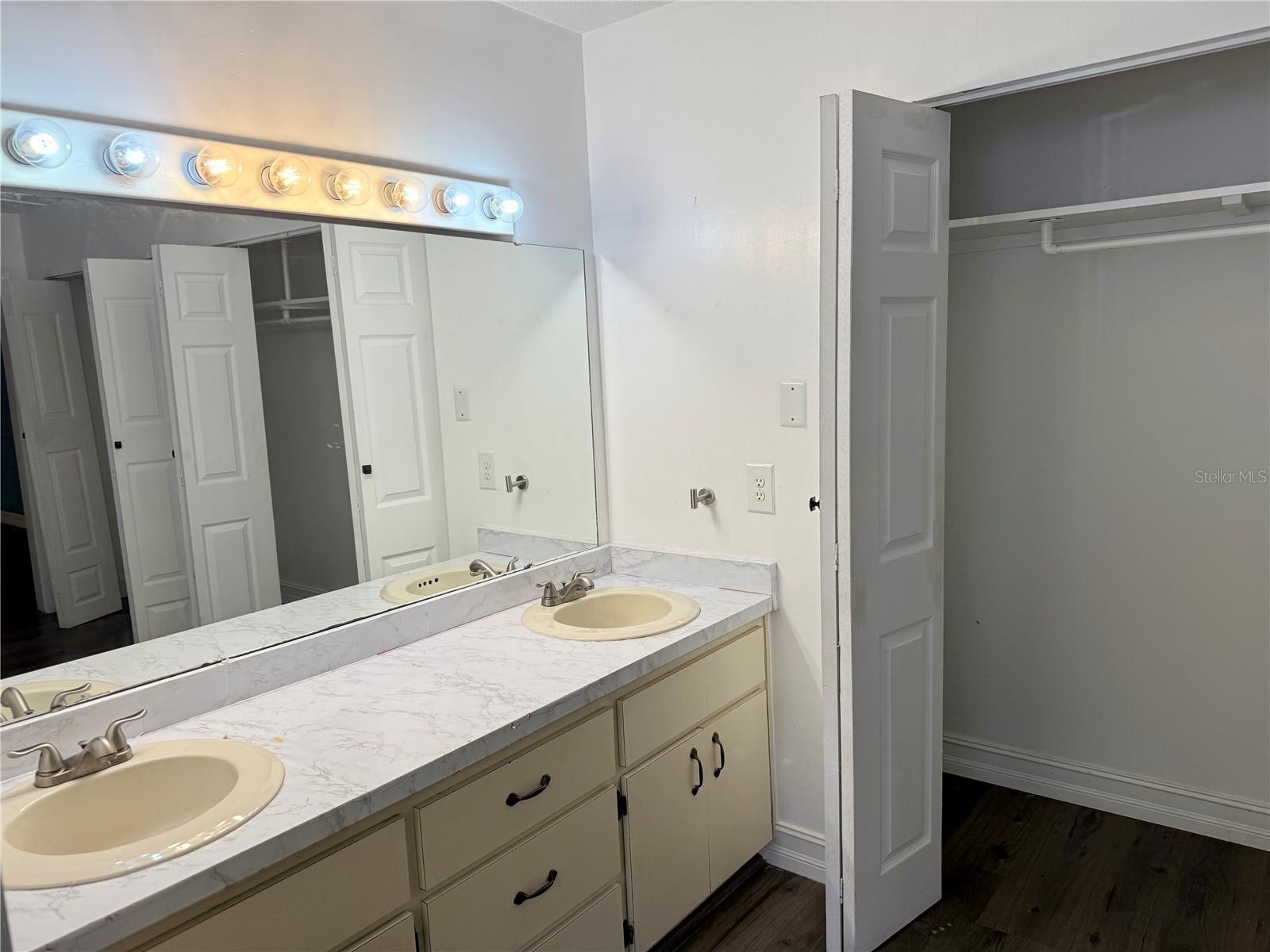 MISSION HEIGHTS - Residential