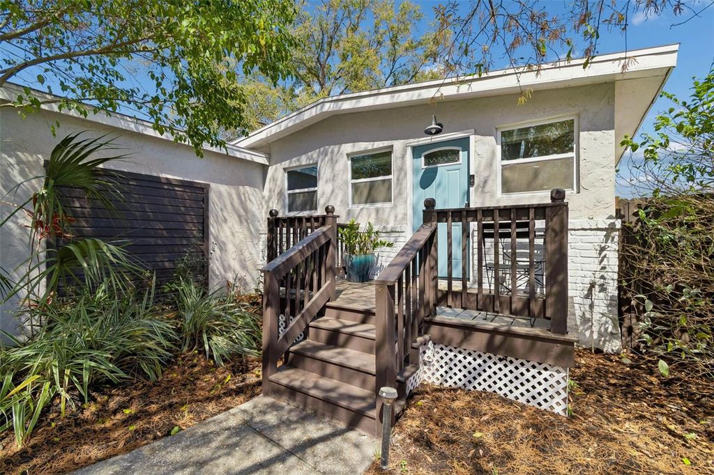 Photo of 4611 W Paxton Avenue, Tampa, FL 33611 (MLS # TB8483478)