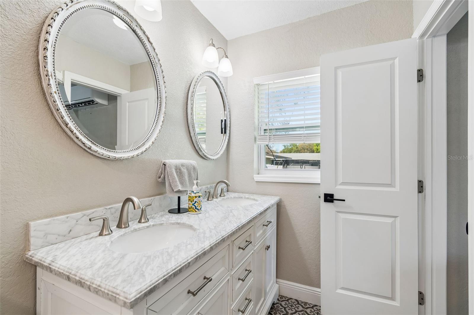 ZAPICOS RESUB - Residential