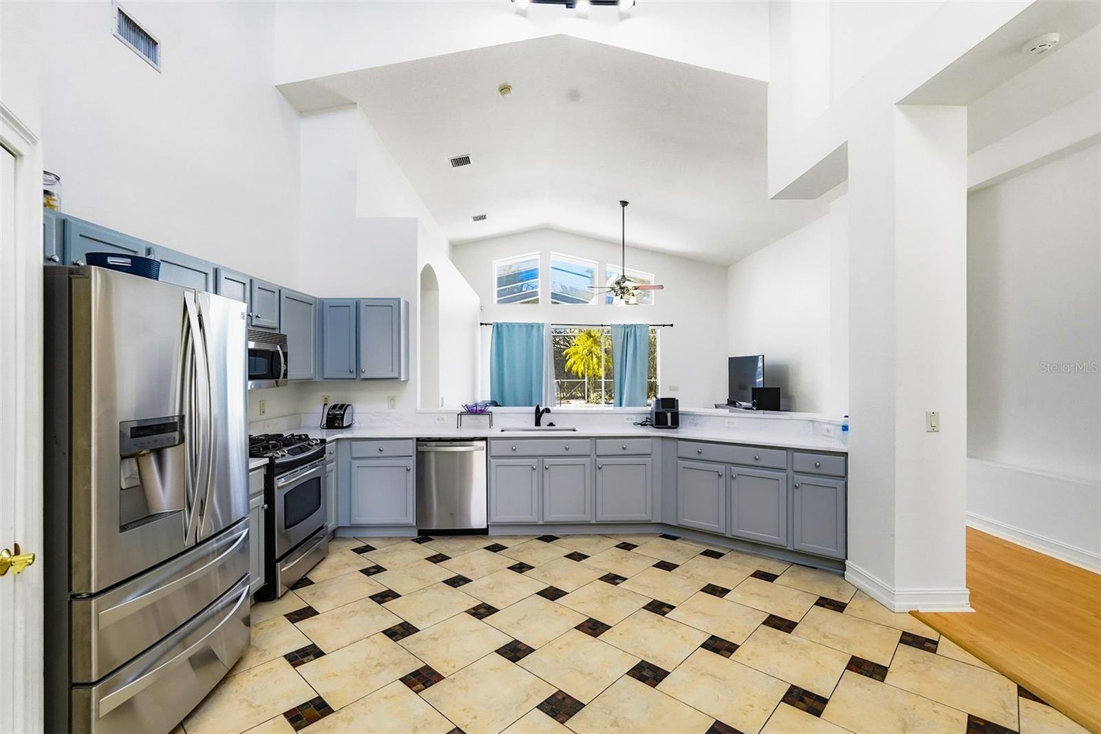 TRINITY WEST - Residential