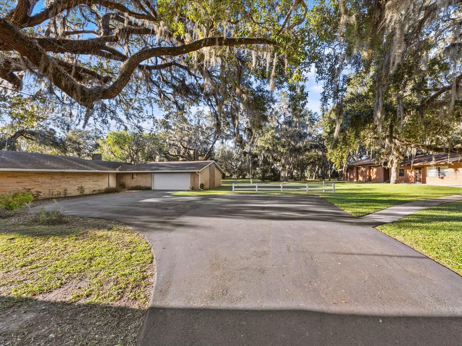 5100 HELEN COURT