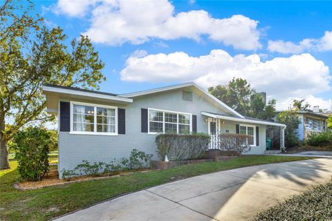 A home in EUSTIS