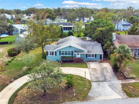 A home in EUSTIS