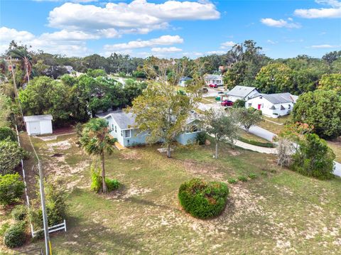 A home in EUSTIS