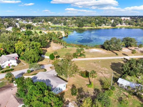 A home in EUSTIS