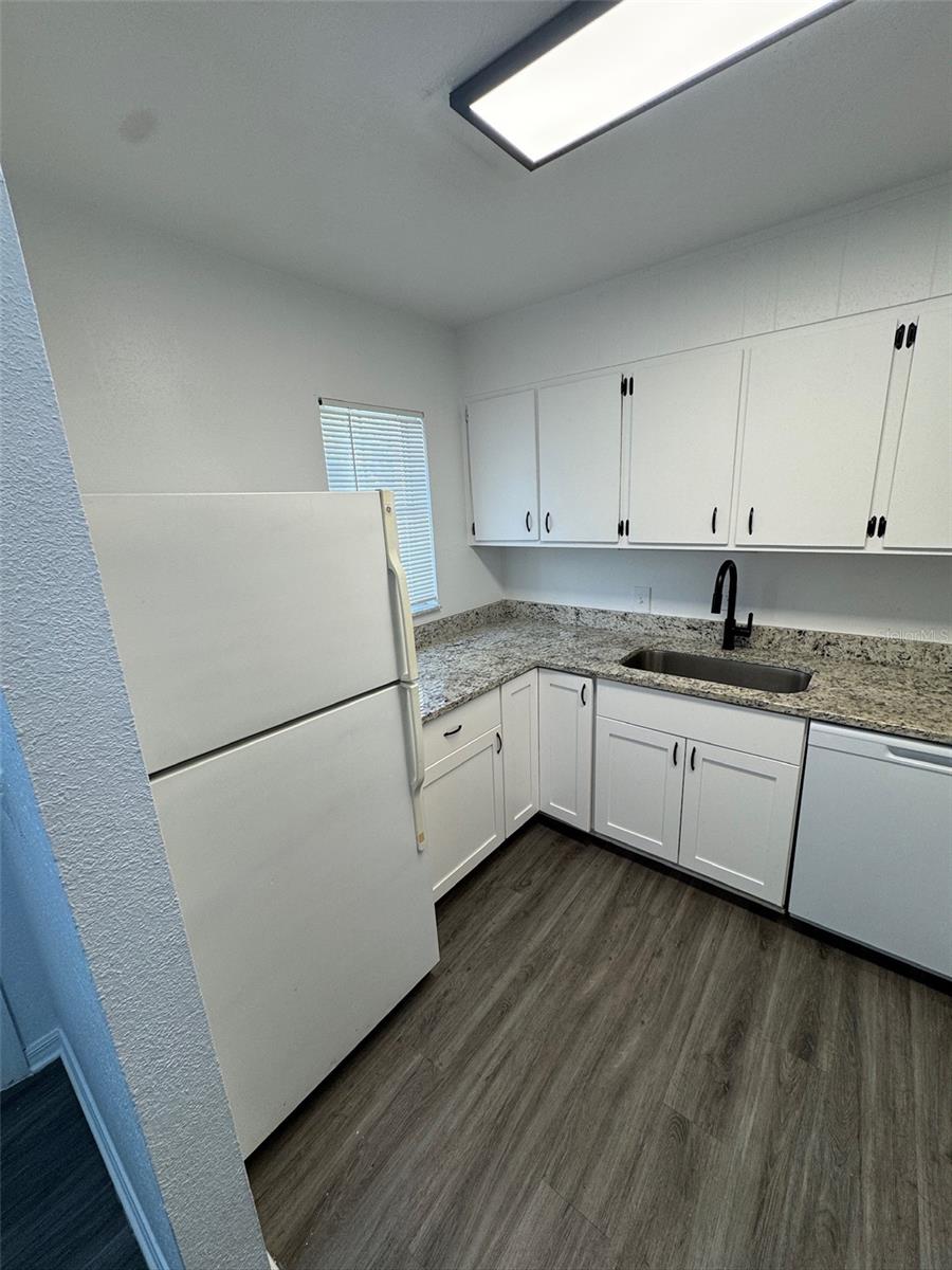 BRIARWOOD APARTMENTS - Residential Lease