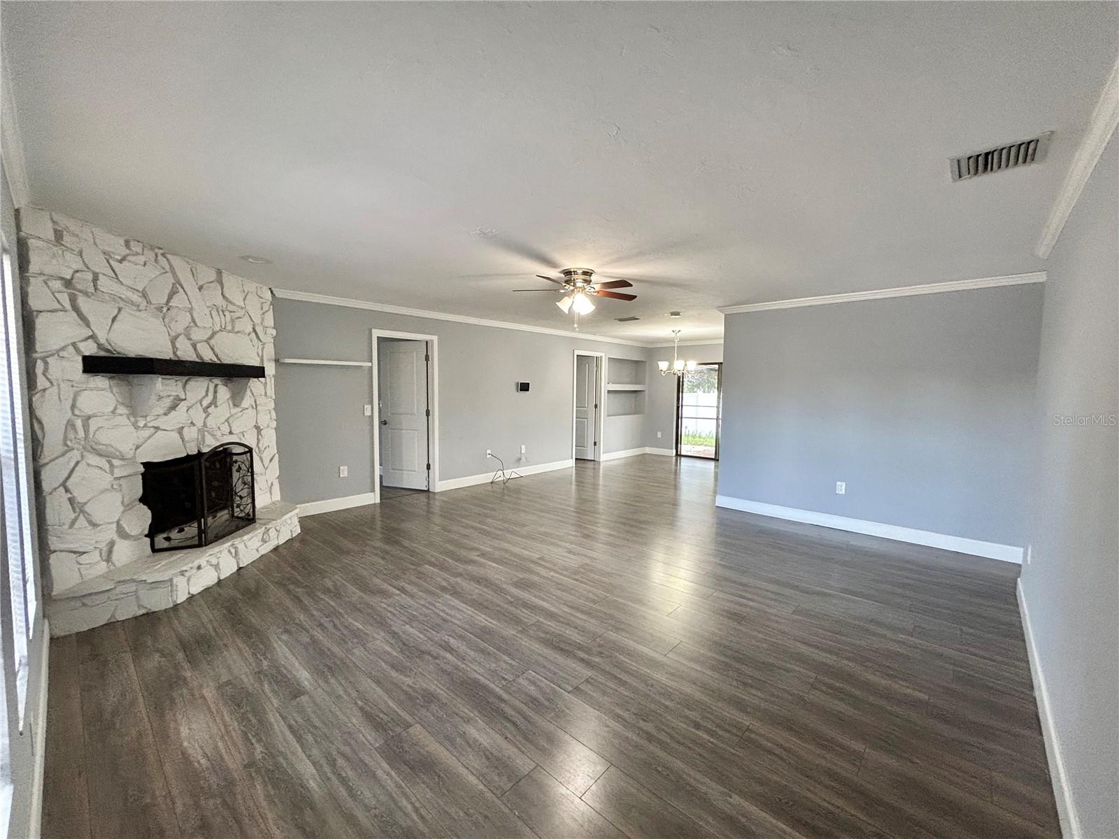 4633 BROOKSDALE DRIVE