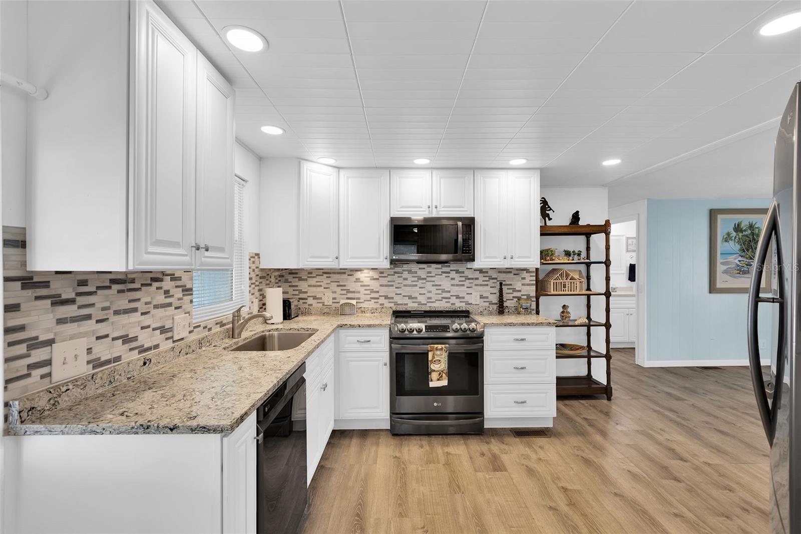 LA CASA MHP CO-OP - Residential