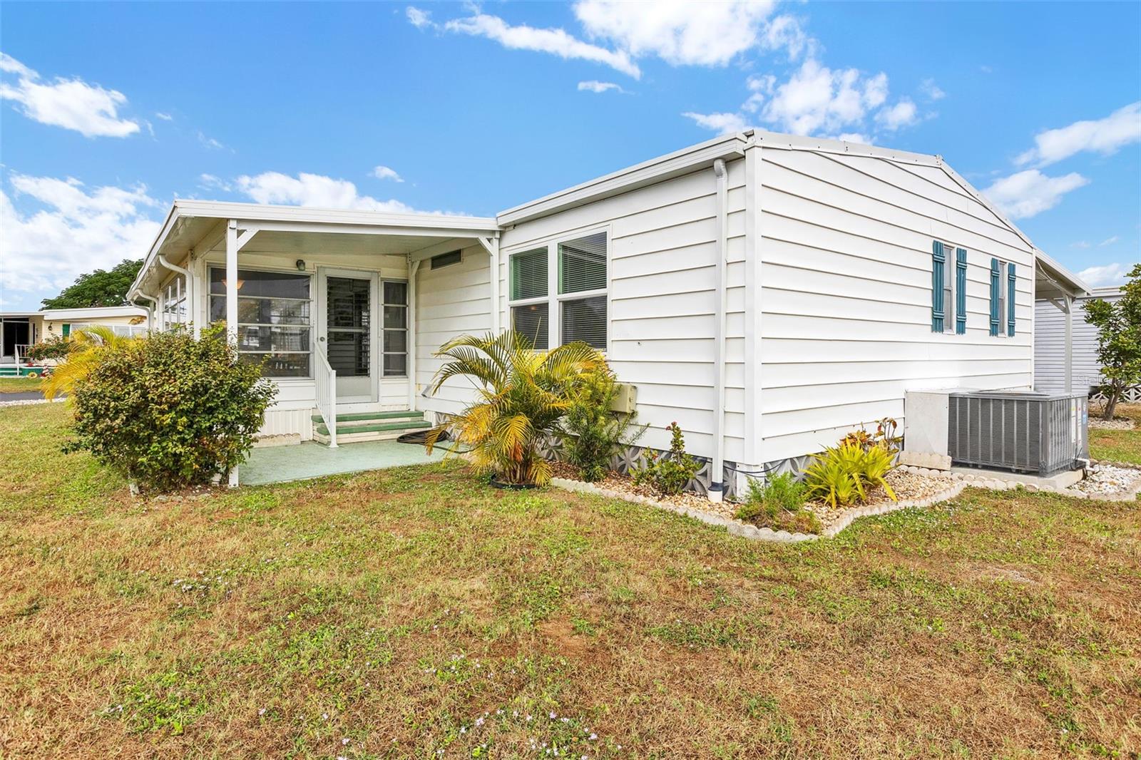 LA CASA MHP CO-OP - Residential