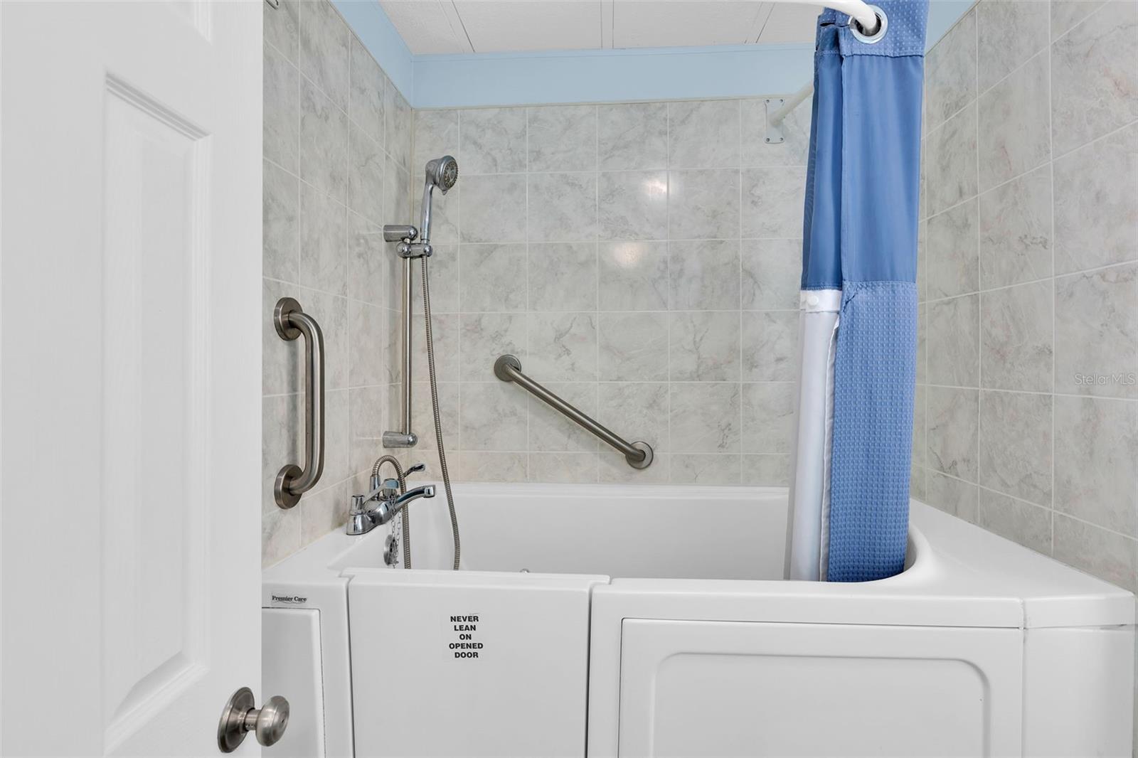 LA CASA MHP CO-OP - Residential