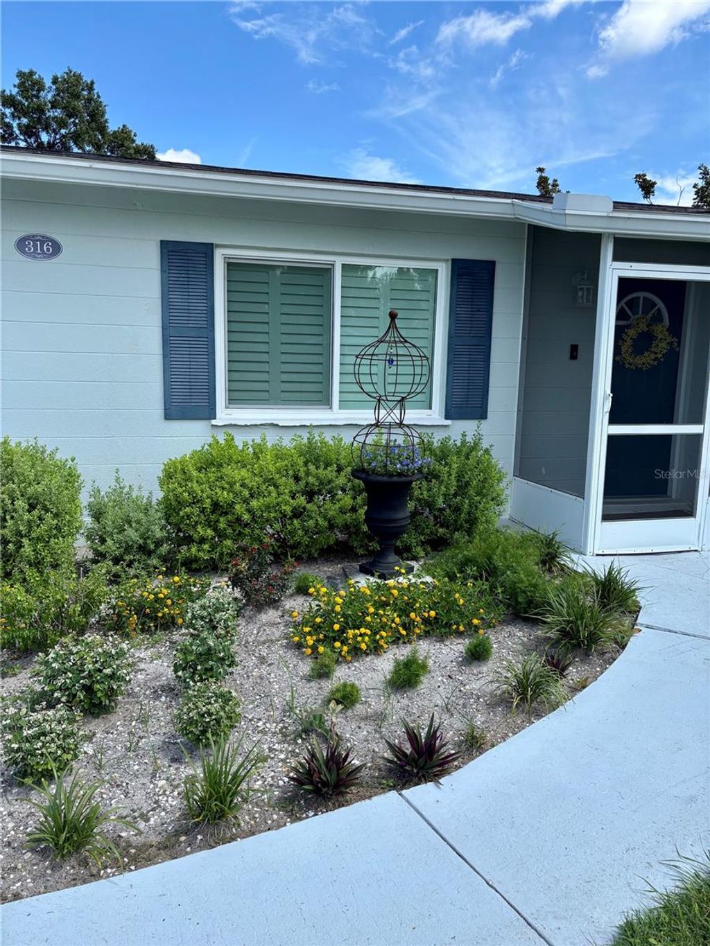 Photo of 316 Dorchester Dr, Venice, FL 34293 (MLS # N6141059)