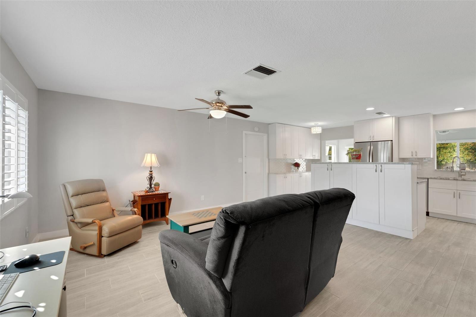 VENICE EAST - Residential