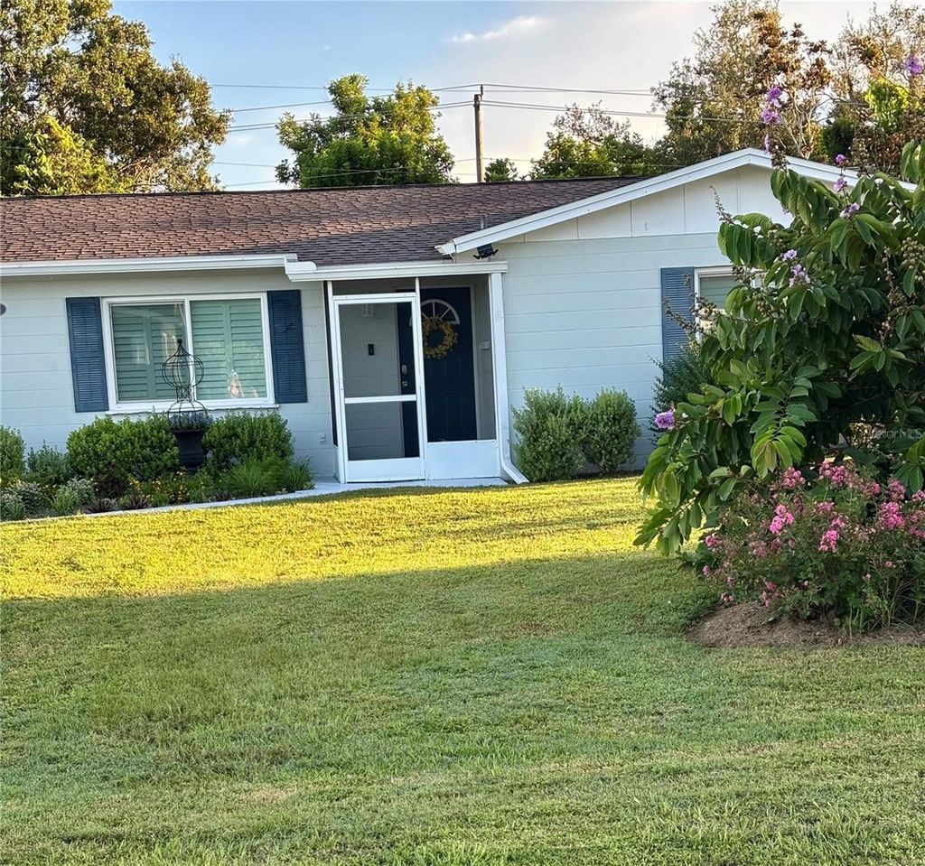 Photo of 316 Dorchester Dr, Venice, FL 34293 (MLS # N6141059)