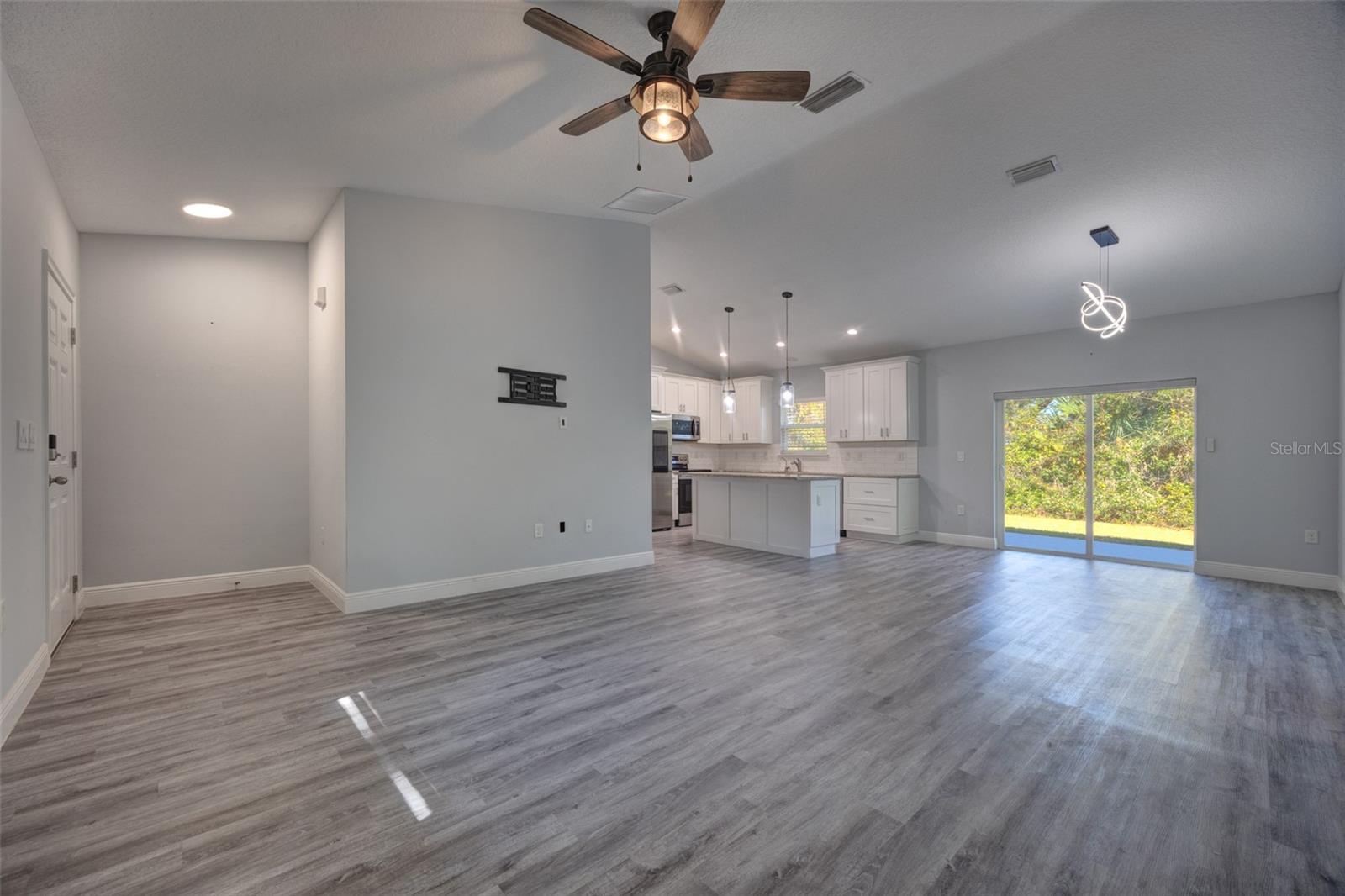 WEST HIGHLANDS - Residential