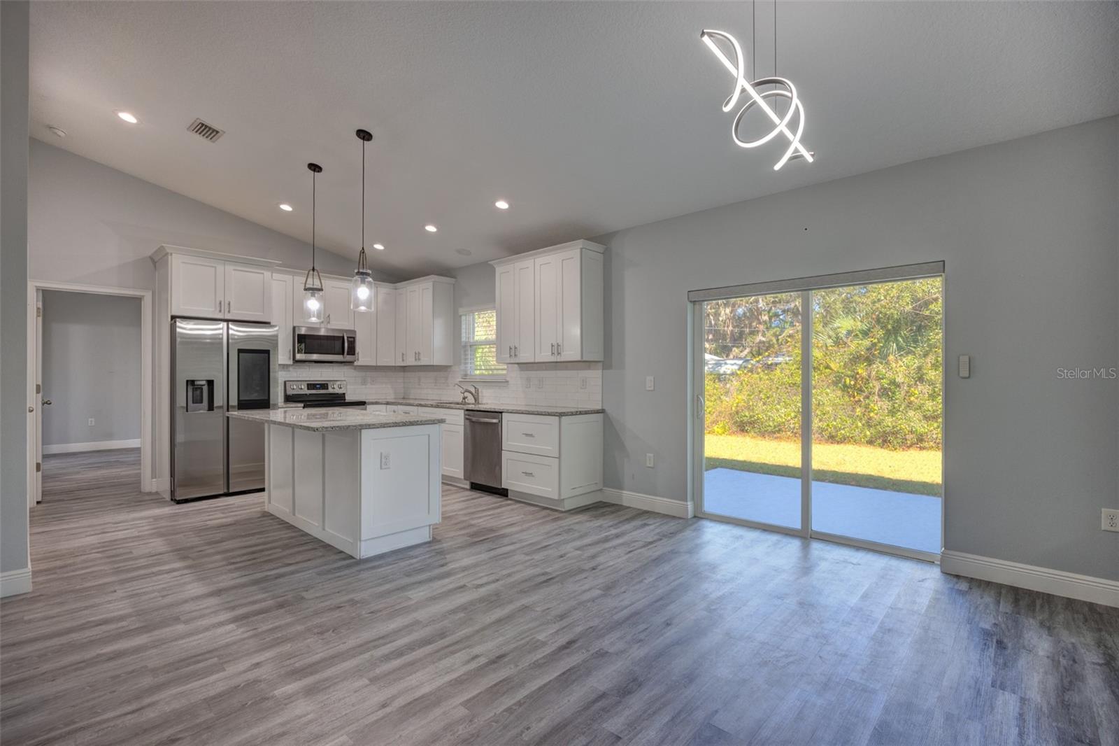 WEST HIGHLANDS - Residential