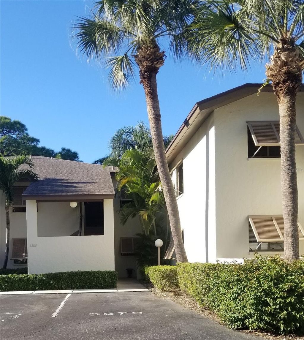 Photo of 5279 Willow Links #51, Sarasota, FL 34235 (MLS # A4674519)