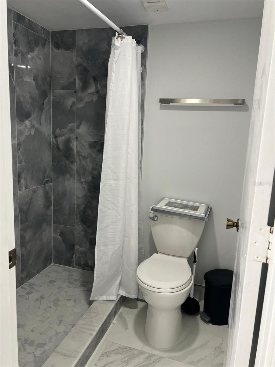 WILLOW LINKS - Residential Lease