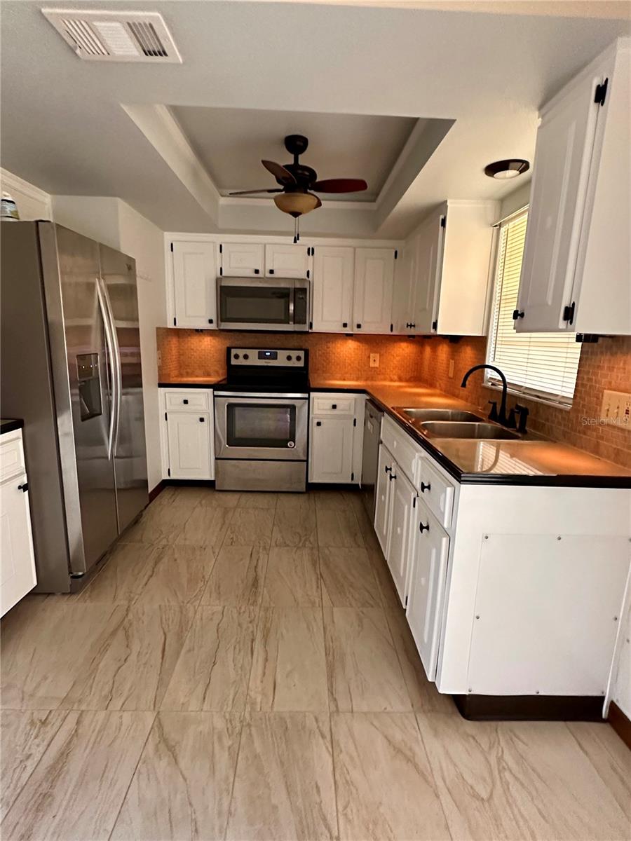 BARTON PARK MANOR UNIT 02 - Residential