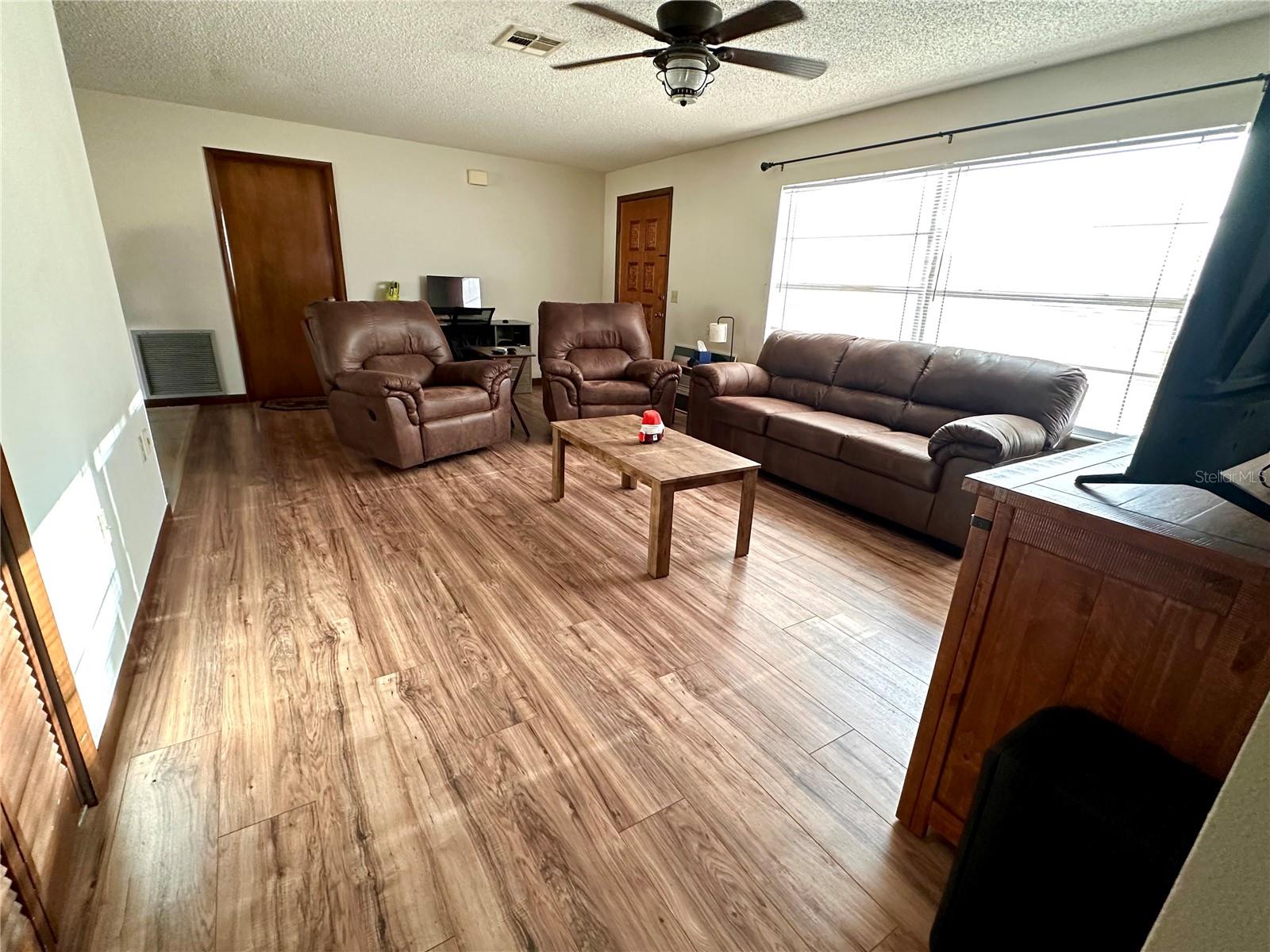 BARTON PARK MANOR UNIT 02 - Residential