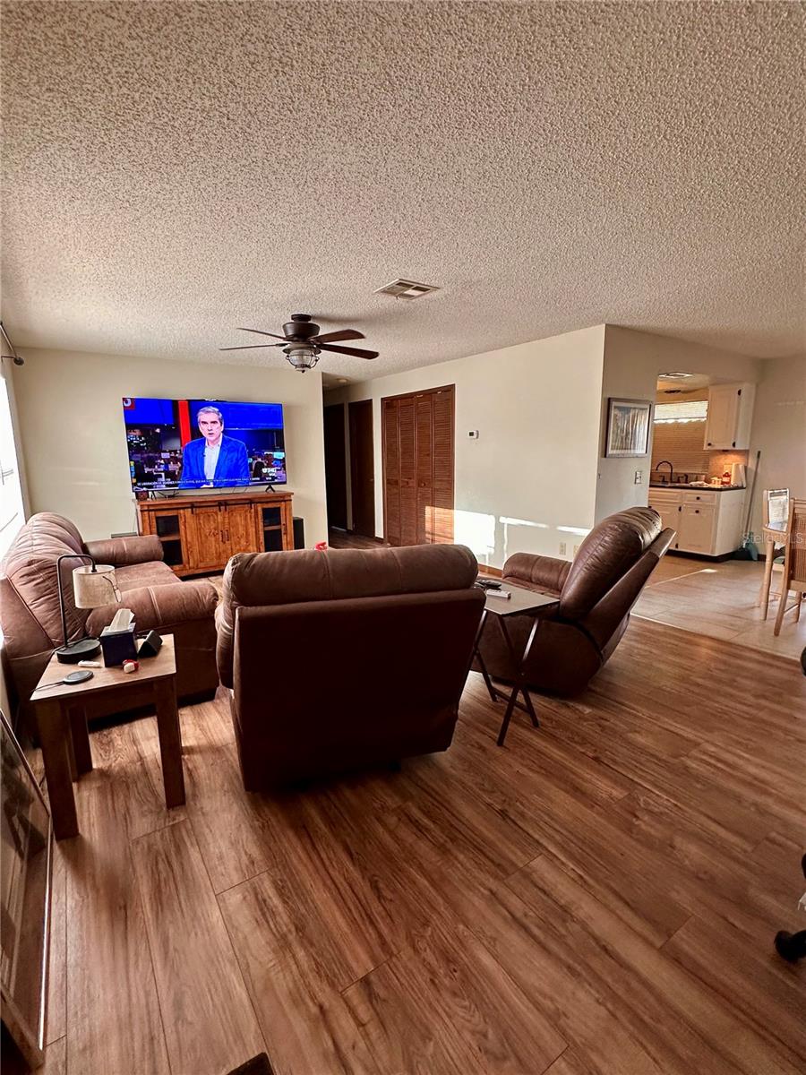 BARTON PARK MANOR UNIT 02 - Residential