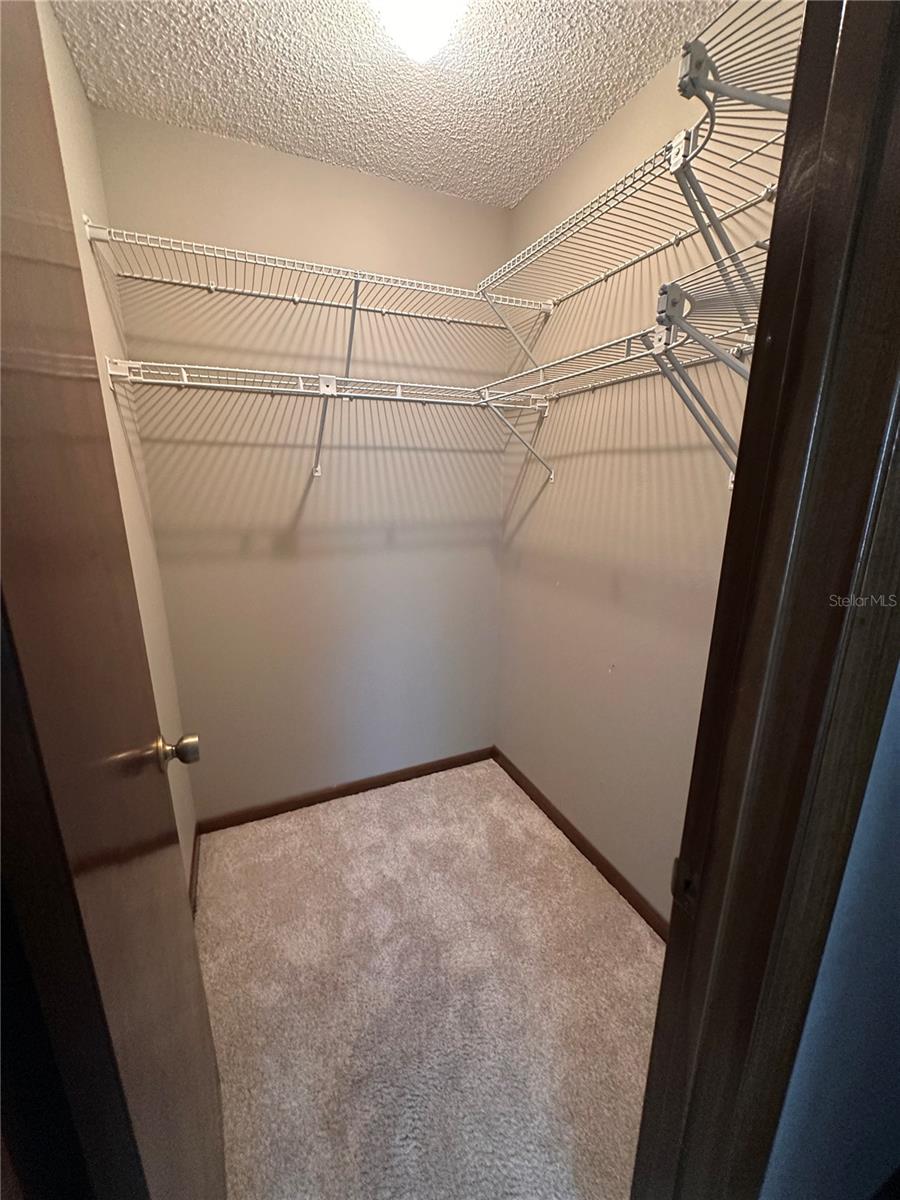 BARTON PARK MANOR UNIT 02 - Residential