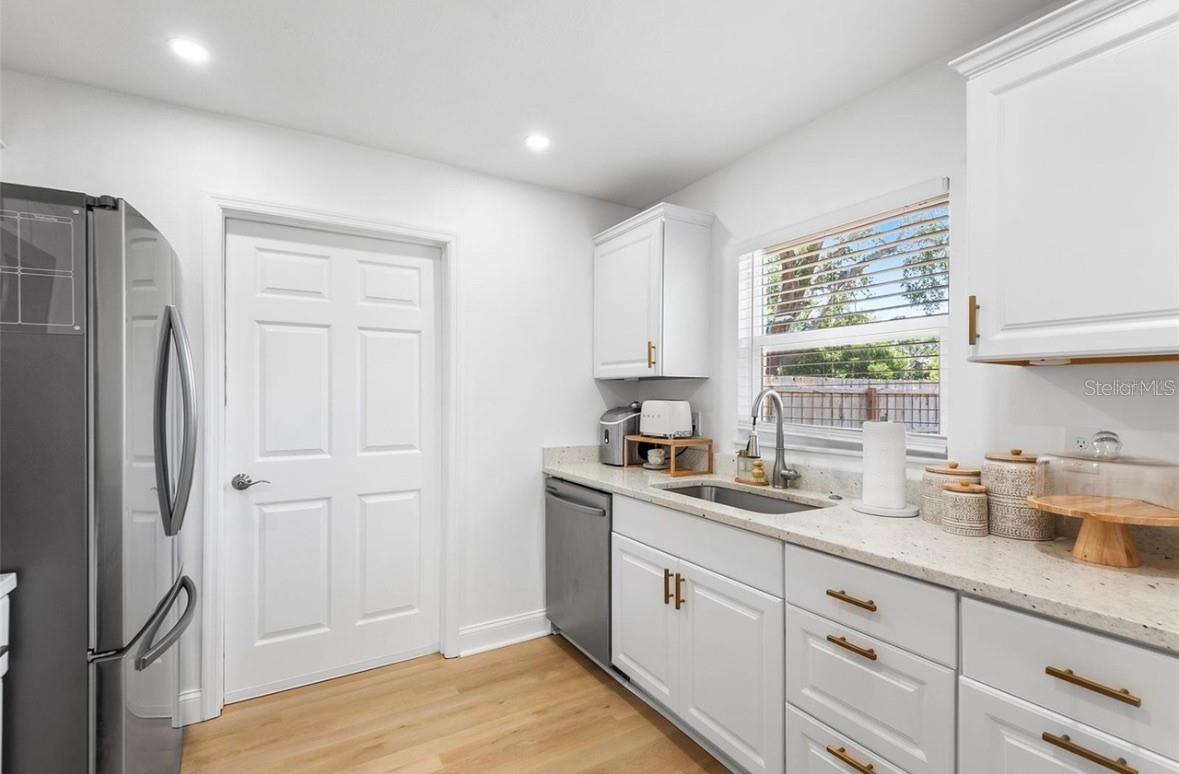 MEADOW LAWN 12TH ADD - Residential Lease