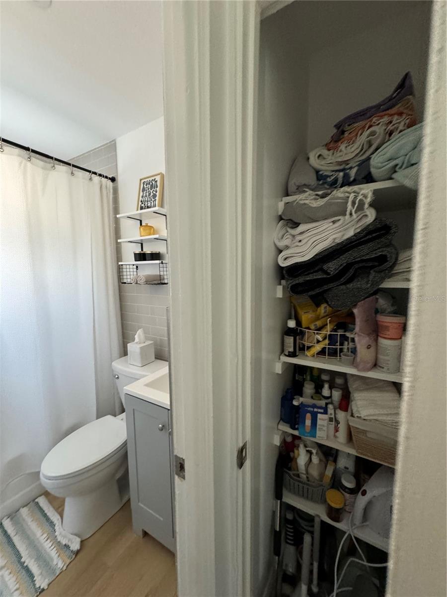 MEADOW LAWN 12TH ADD - Residential Lease