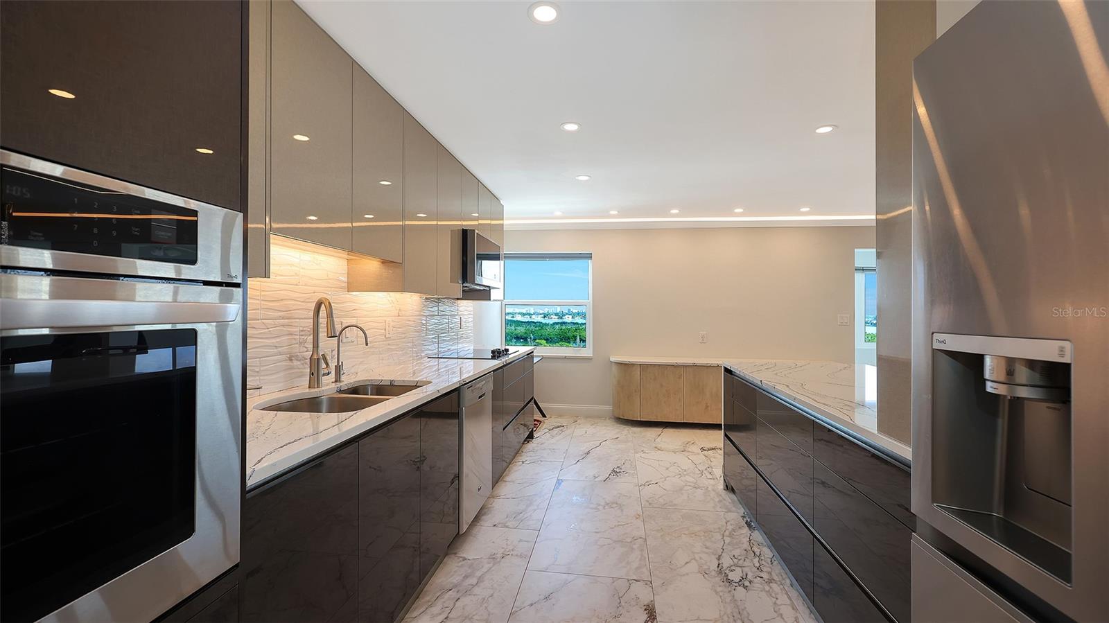 KEY TOWER SOUTH - Residential