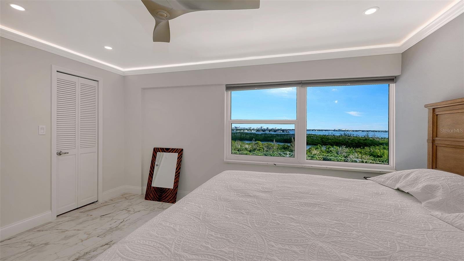 KEY TOWER SOUTH - Residential