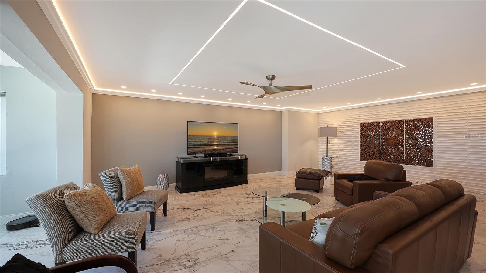 KEY TOWER SOUTH - Residential