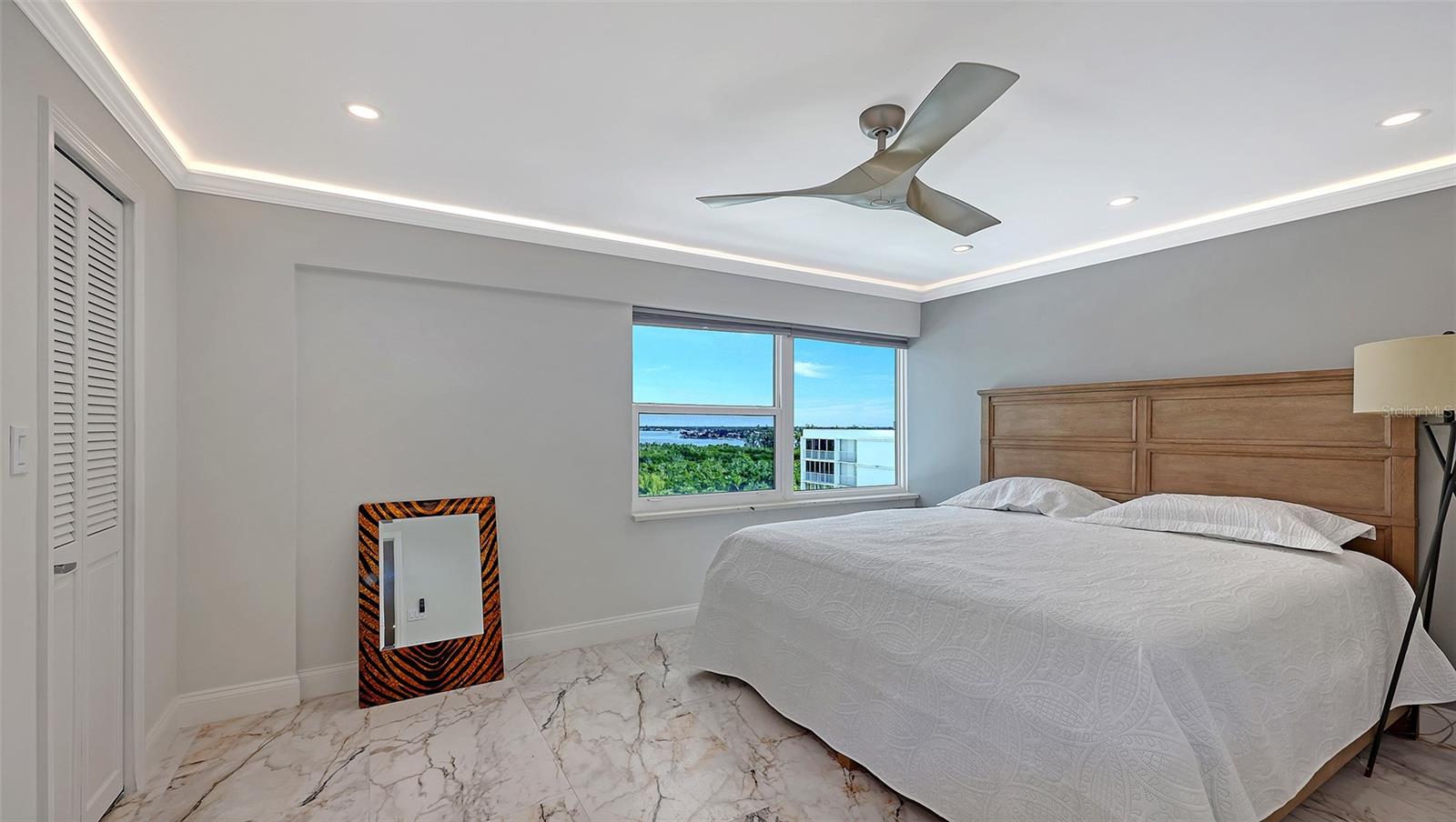 KEY TOWER SOUTH - Residential