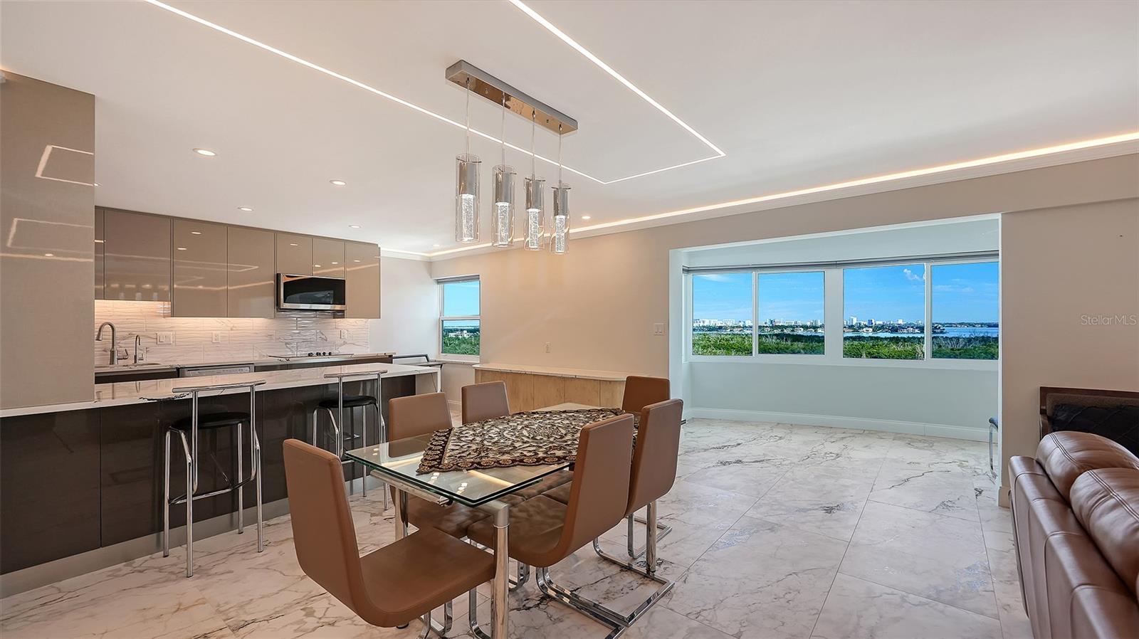 KEY TOWER SOUTH - Residential