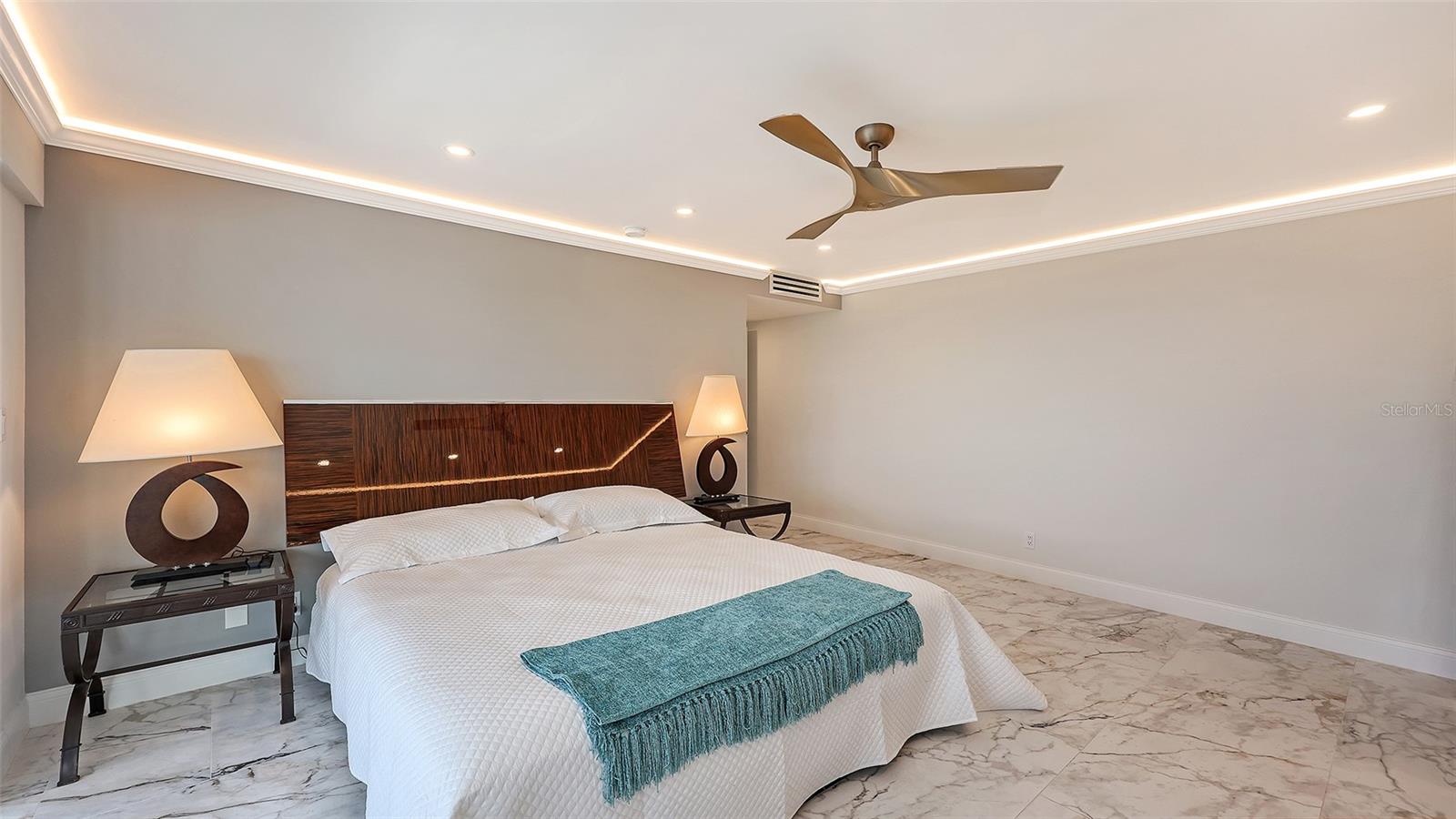 KEY TOWER SOUTH - Residential