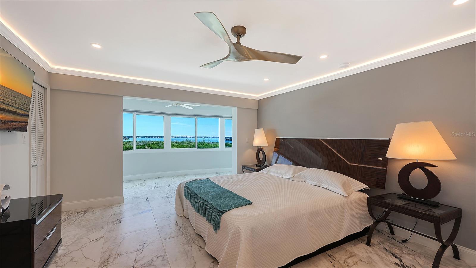 KEY TOWER SOUTH - Residential