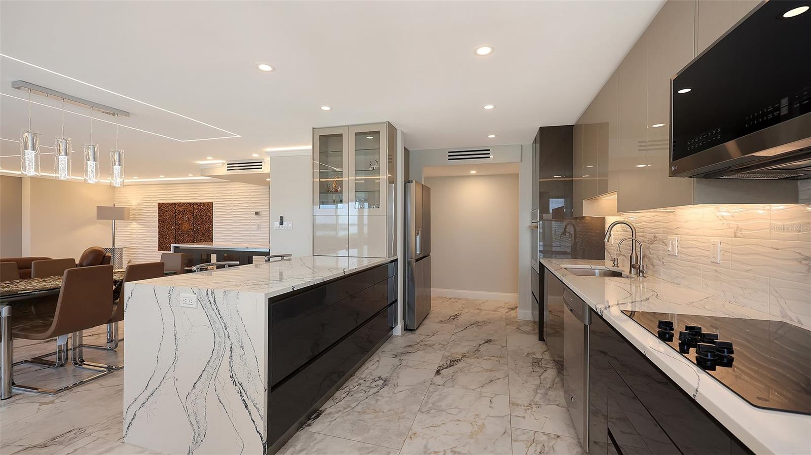 KEY TOWER SOUTH - Residential