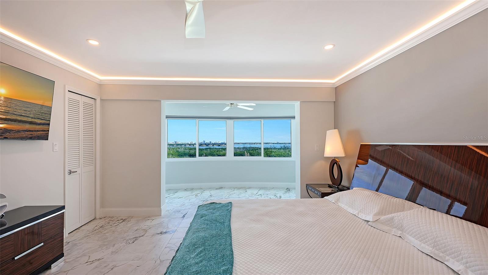 KEY TOWER SOUTH - Residential