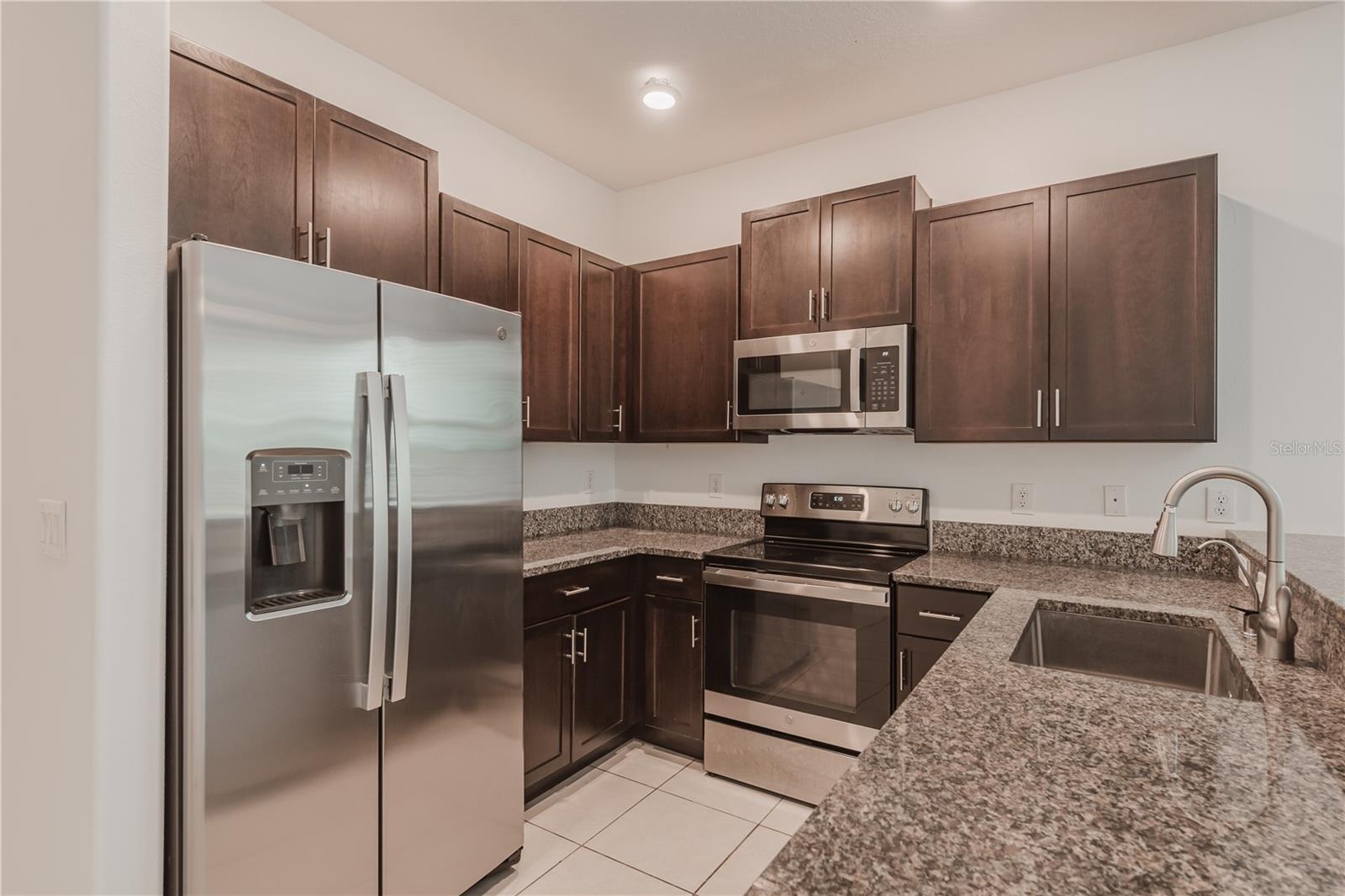 BELMONT TWNHMS PRCL F - Residential Lease