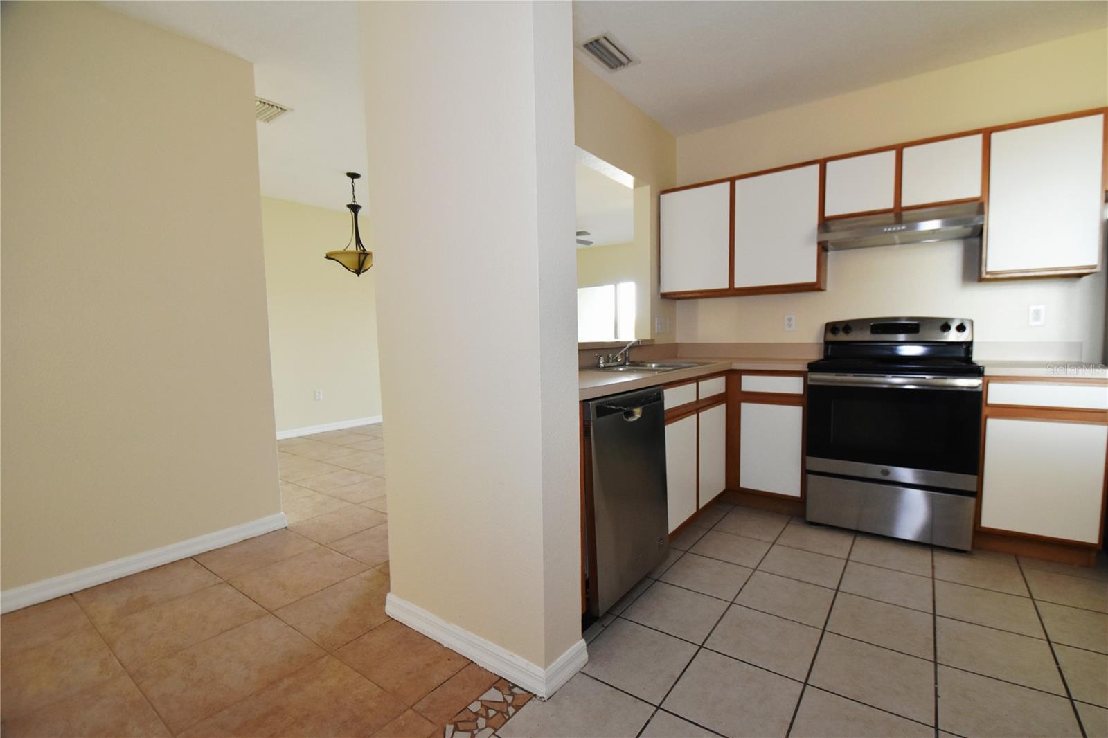 VILLAGES OF BLOOMINGDALE CONDO - Residential