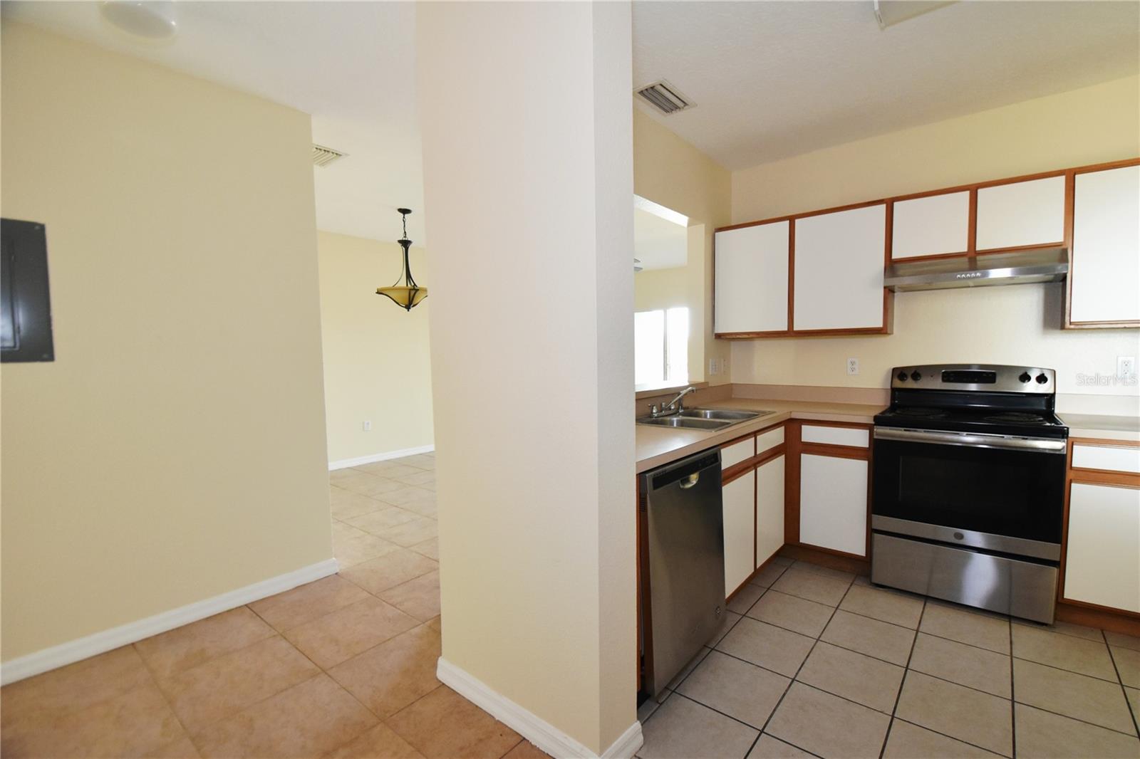 VILLAGES OF BLOOMINGDALE CONDO - Residential
