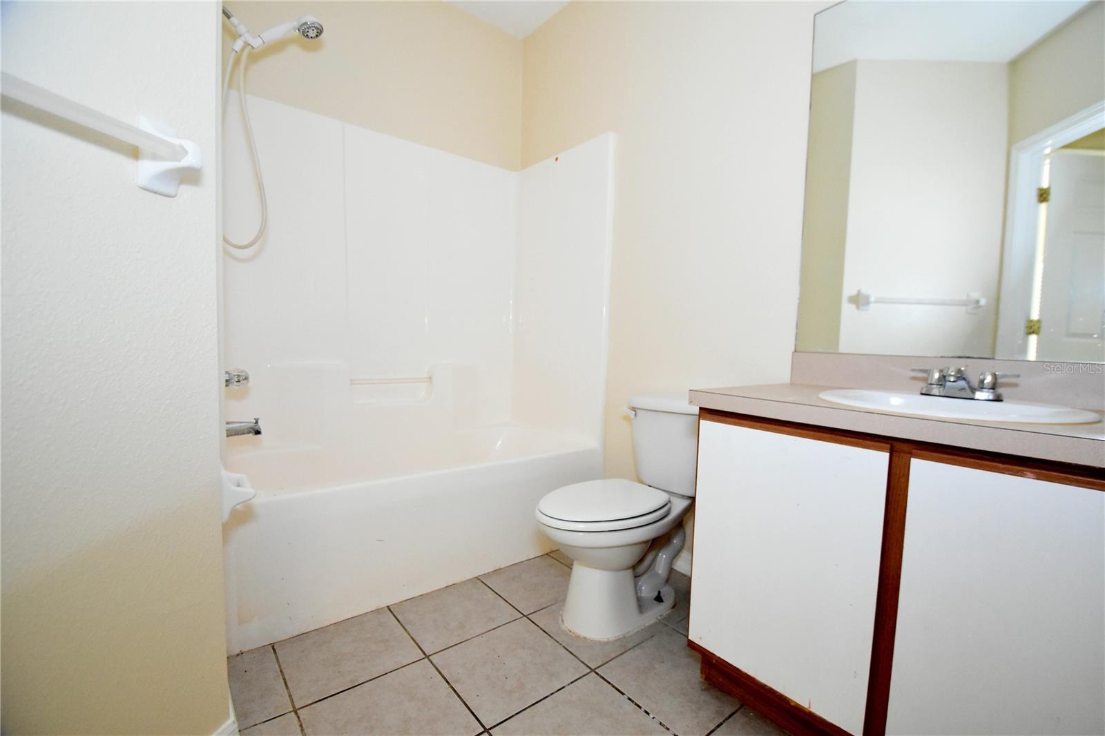 VILLAGES OF BLOOMINGDALE CONDO - Residential