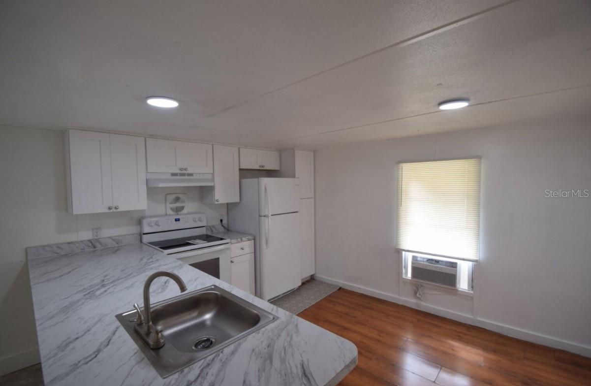 PEACH TREE HILL - Residential Lease
