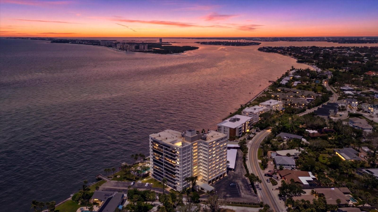 SIESTA TOWERS - Residential